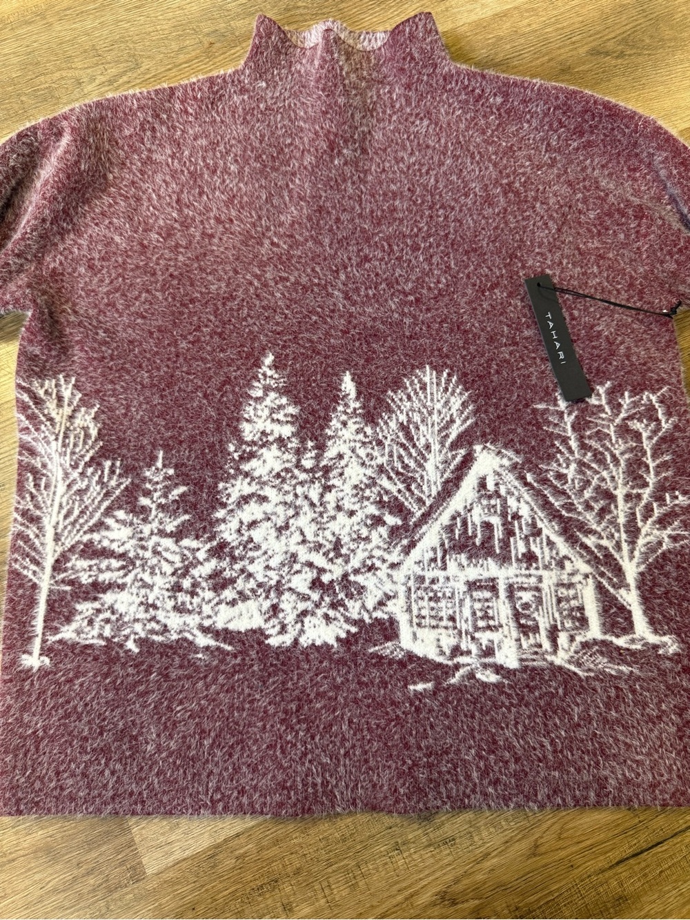 NWT Tahari Printed Sweater - Picture 4 of 6